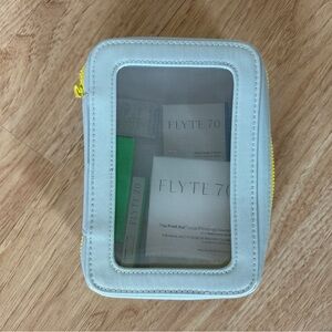 Flute 7.0 Makeup Bundle + Travel Case